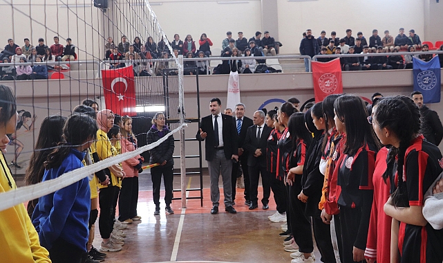 Diyadinli Sporcuların Voleybol Turnuvası’nda Kıyasıya Mücadelesi