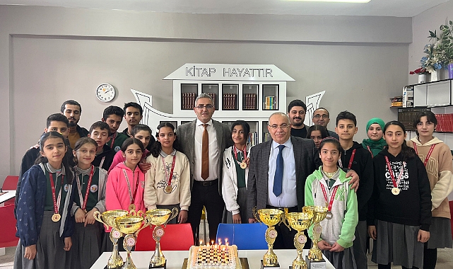 Doğubayazıt İlçe Milli Eğitim Müdürü Şen, Satranç 1’incisi öğrencileri tebrik etti