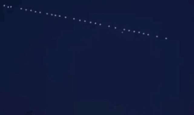 Elon Musk'ın Starlink uyduları Erciş semalarında görüldü