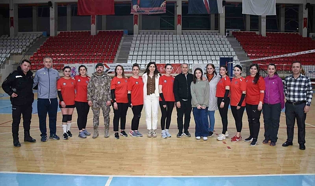 Emniyetin kadınları finalde