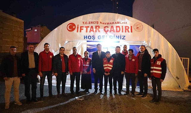Erciş'te iftar çadırına yoğun ilgi