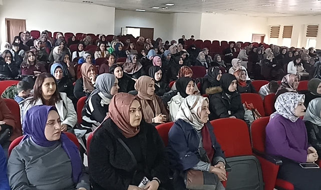 Erciş'te "Kadının Gücü Van'ın Gücü" programı düzenlendi