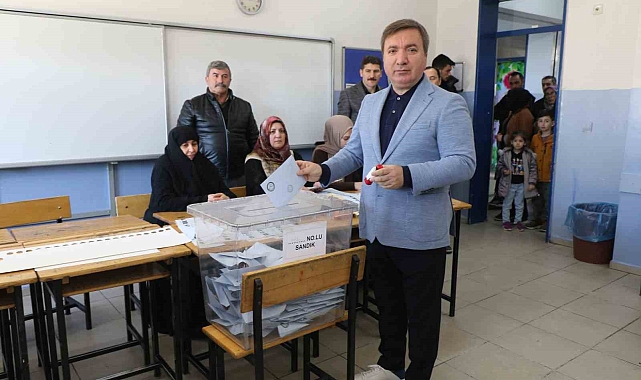 Erzincan Valisi Aydoğdu oyunu kullandı
