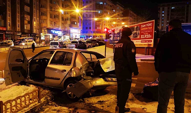 Erzurum'da buzlanma ve kar yağışı kazalara neden oldu
