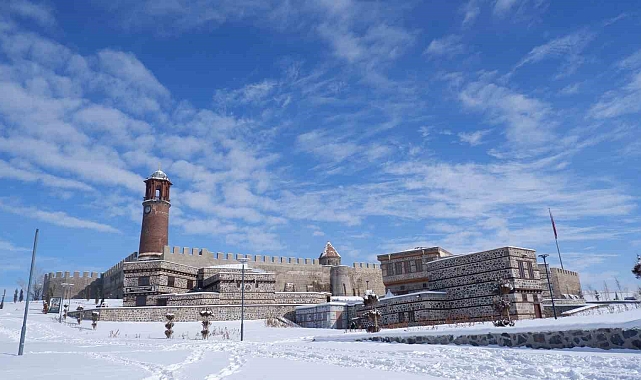 Erzurum'da pazara kadar yağış var
