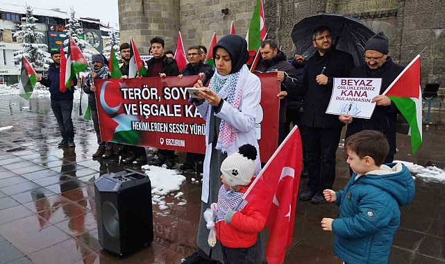 Erzurum'da sağlıkçılar Gazze için sessiz yürüyüşlerini sürdürüyor