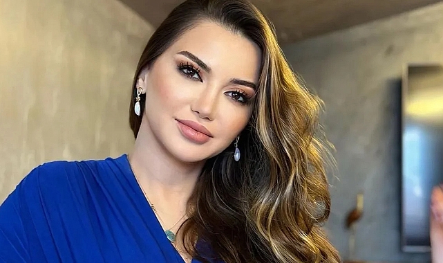 Esra Ezmeci'nin Tesettürlü Pozları Sosyal Medyada Beğeni Topladı! ''Maşallah Çok Yakışmış'' Yorumları Yağdı...