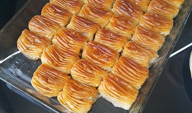 Evde Kolay Şerbetli Baklava Tarifi