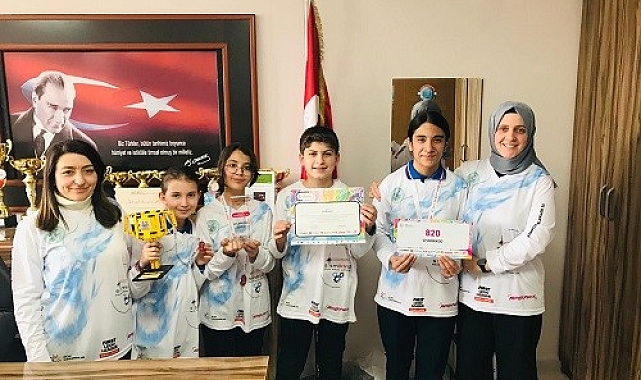 Faik Güngör Ortaokulu'ndan robot yarışmasında büyük başarı