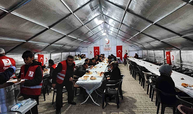 Hakkari'de iftar çadırı kuruldu