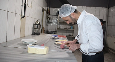 Hüda Par Ağrı başkan adayı Yılmaz, elleriyle sahur hazırladı
