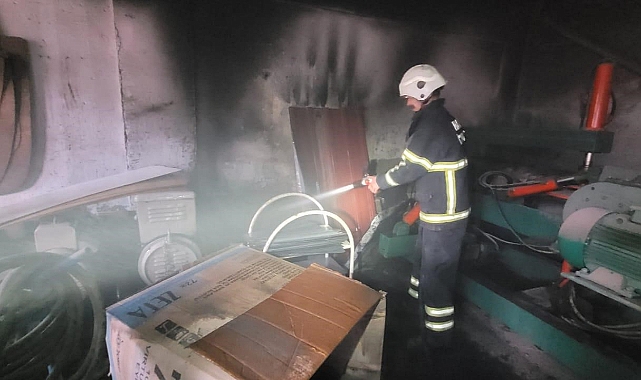 İskenderun'da iş yerinde çıkan yangını söndürüldü