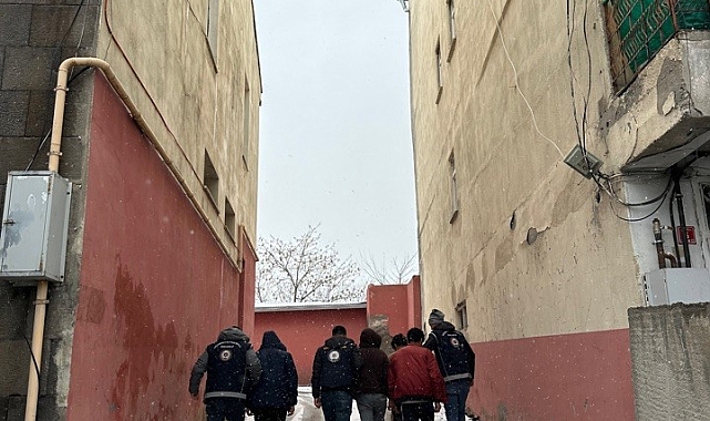 Kars'ta 8 düzensiz göçmen yakalandı