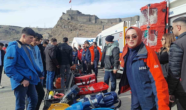 Kars'ta AFAD, halkı afetlere karşı bilinçlendiriyor