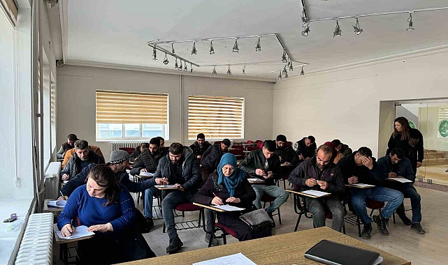 Kars'ta sürü yöneticiliği kursu sona erdi