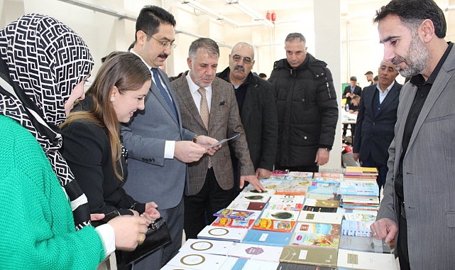 Kaymakam Yıldırım, Hamur’da düzenlenen Sanat Sergisi"ne katıldı