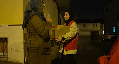 Kızılay Ağrı Gönüllülerinin gece mesaisi