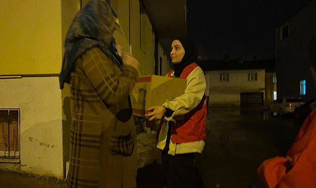 Kızılay Ağrı Gönüllülerinin gece mesaisi