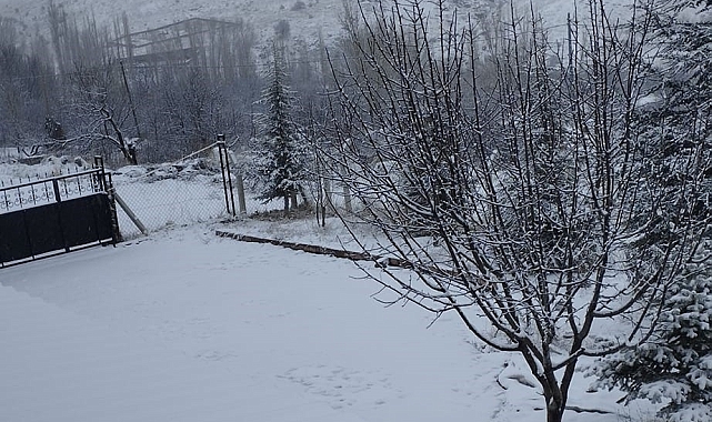 Malatya'da yüksek rakımlı bölgelerde kar yağışı etkili oldu