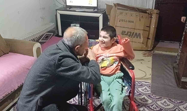Malazgirtli muhtardan tekerlekli sandalye desteği