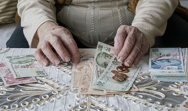 Milyonlarca Emekliyi Sevindirecek Haber! Bayram İkramiyeleri Ne Zaman Yatacak?