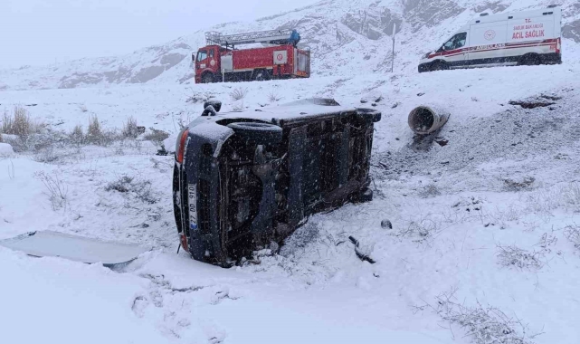 Minibüs şarampole yuvarlandı: 4 yaralı