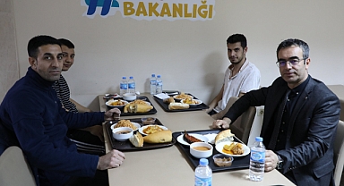 Müdür Fedai Din, Patnos Öğrenci Yurdu’nda iftarını açtı