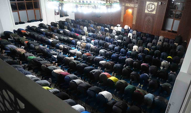 Muş'ta ilk teravih namazı kılındı