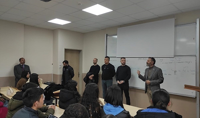 Öğrenciler Kafkas Üniversitesi'ni gezdi