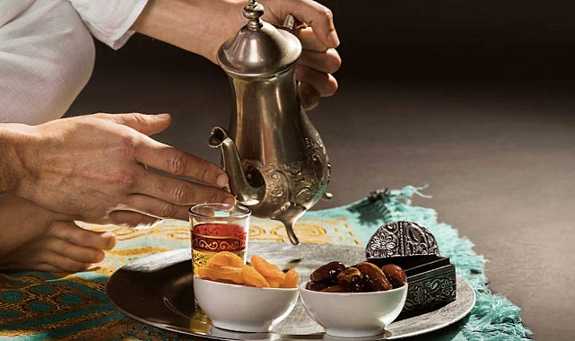 Oruçluyken elle tatmin olmak orucu bozar mı? Oruçlu cünüp olursan oruç bozulur mu?
