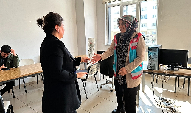 Patnos Sosyal Yardımlaşma ve Dayanışma Vakfı'ndan 8 Mart Dünya Kadınlar Günü Kutlaması
