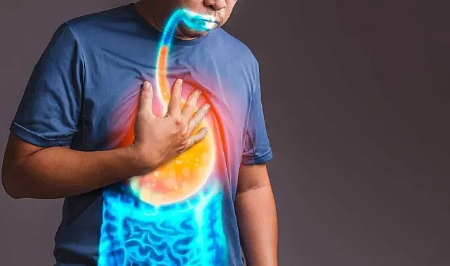 Reflü Nedir? Reflü Belirtileri, Tedavisi ve İyi Gelen Yöntemler