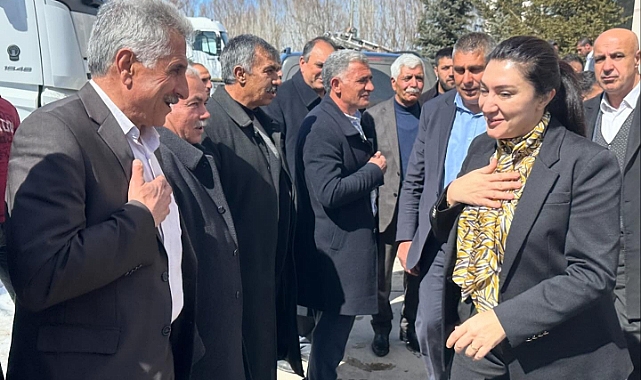 Ruken Kilerci' Dedeli Beldesi Seçim Bürosunda Seçmenle Buluştu