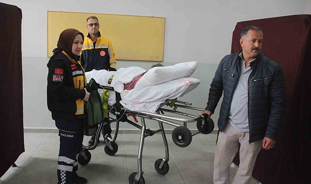 Sandığa gitmekte zorlanan hastaların yardımına sağlık ekipleri yetişecek