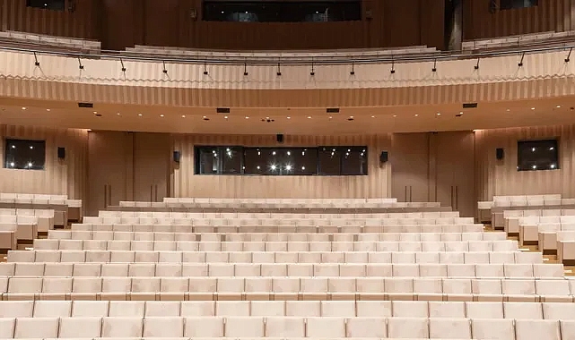 Tiyatroda En İyi Deneyim: Doğru Koltuk Seçimi