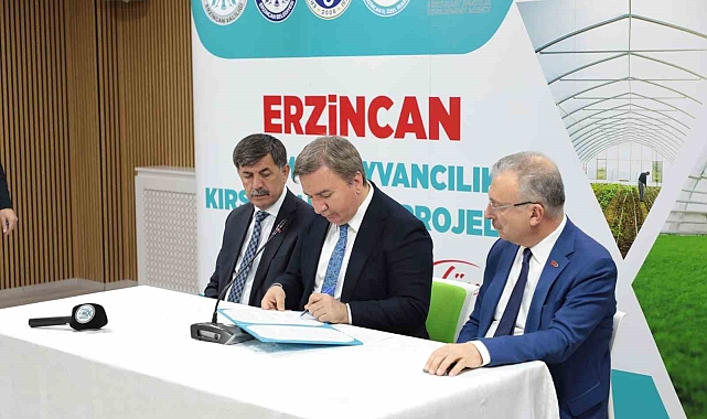 "Tulum Peyniri ve Toplu Sera Bölgesi" ile ilgili protokol imza töreni düzenlendi