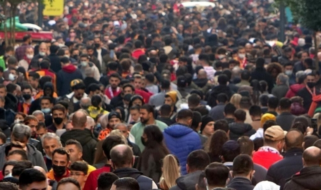 Türkiye nüfusunun yüzde 49,9'unu kadınlar, yüzde 50,1'ini erkekler oluşturdu
