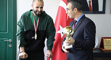 Türkiye Şampiyonu Ağrılı Sporcu engelli birer birer aşıyor