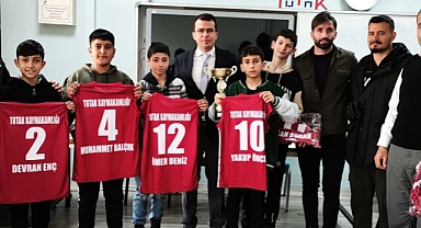 Tutak Kaymakamı Adıbelli’den okul ziyareti