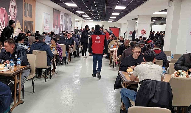 Vakfeden Gönüllerin Bereketli İftar Sofrasını Ağrı’da öğrenciler için açıyor