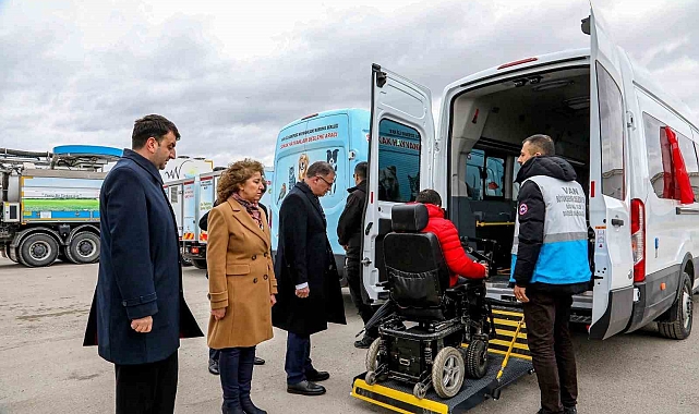 Vali Balcı, yeni alınan araçları inceledi