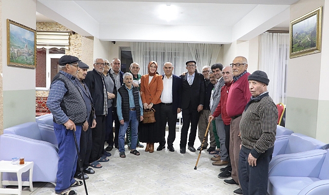 Vali Koç ve eşi, Huzurevi sakinleri ile İftarda buluştu
