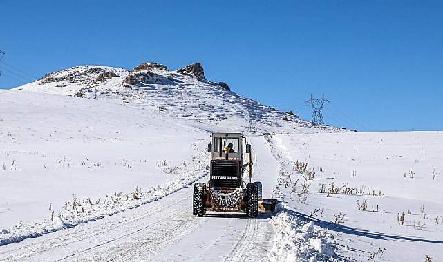 Van’da 152 yerleşim yerinin yolu ulaşıma kapandı