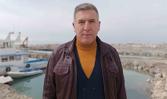 Van Gölü'ndeki çekilme limanları kullanılamaz hale getiriyor