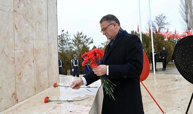 Van'da 18 Mart Şehitleri Anma Günü ve Çanakkale Zaferi'nin yıl dönümü törenlerle kutlandı