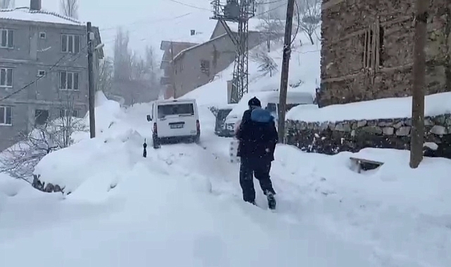 Van'da 96 yerleşim yerinin yolu ulaşıma kapandı