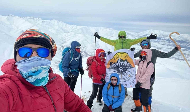 Van'da dağcılar 2 bin 781 rakımlı dağa tırmandı