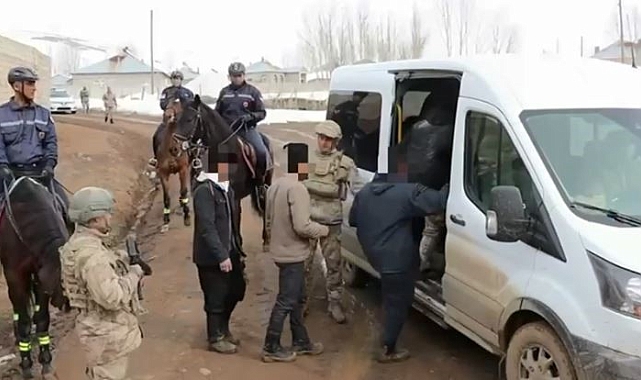 Van'da Jandarma199 düzensiz göçmen yakalandı
