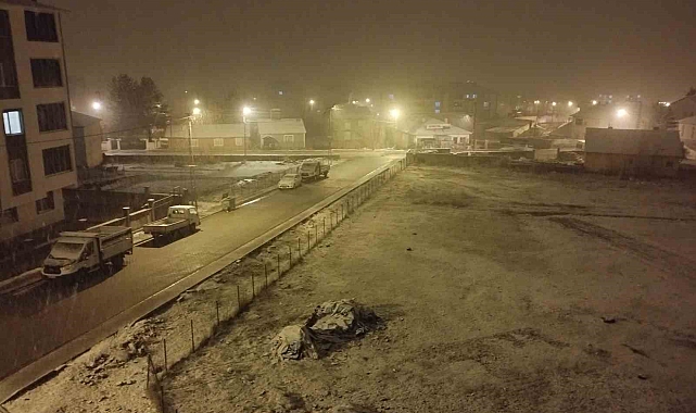 Varto'da kar yağışı: 20 köy yolu ulaşıma kapandı