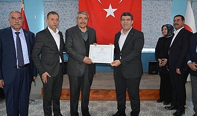 Abdulhalik Taşkın Mazbatasını aldı